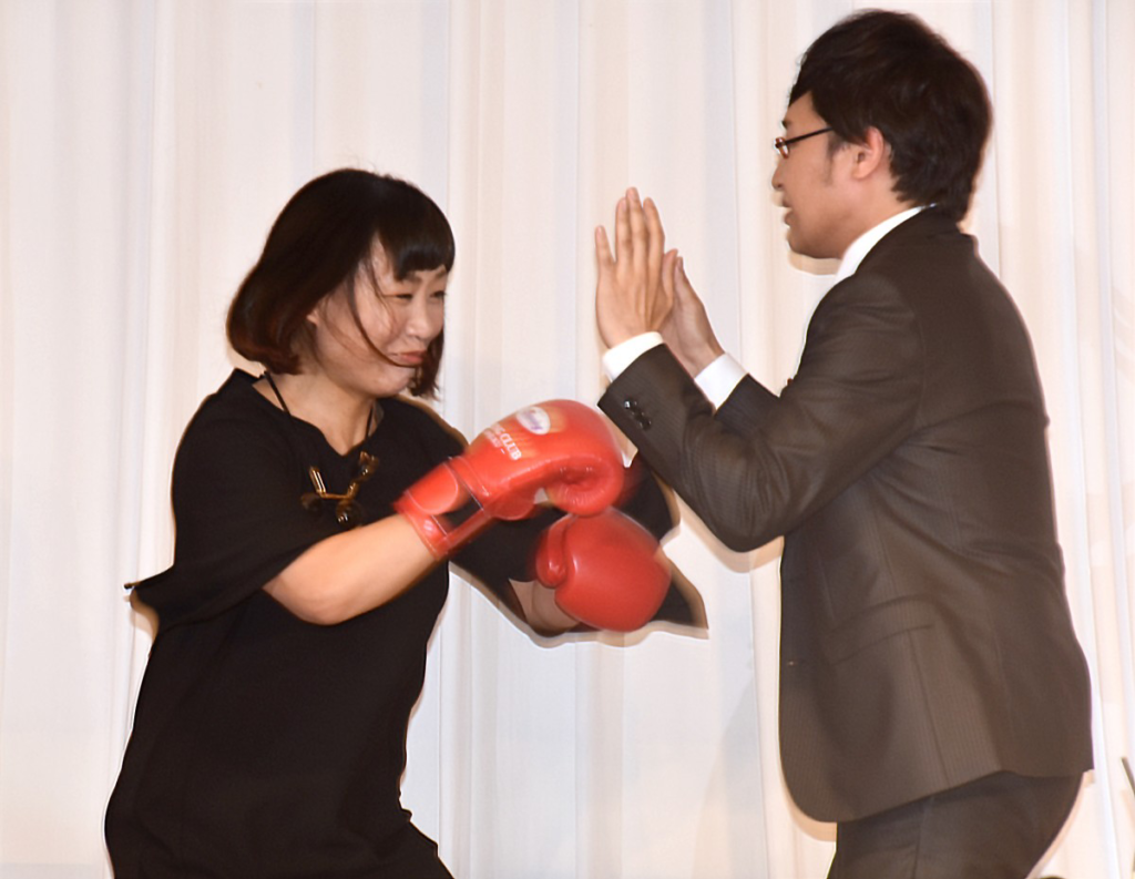 結婚会見での山ちゃんとしずちゃん